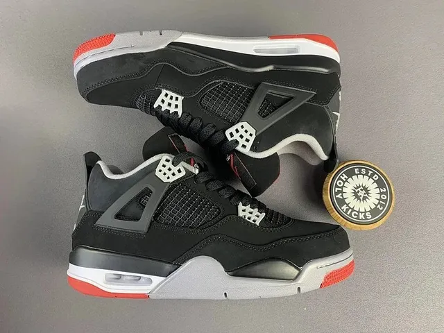 Air Jordan 4 Bred