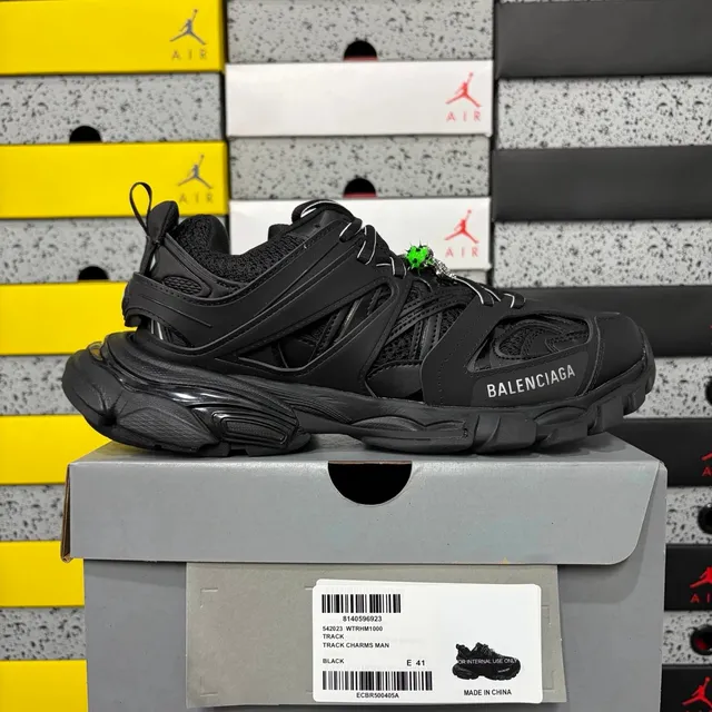 黑色挂饰 HM 1000