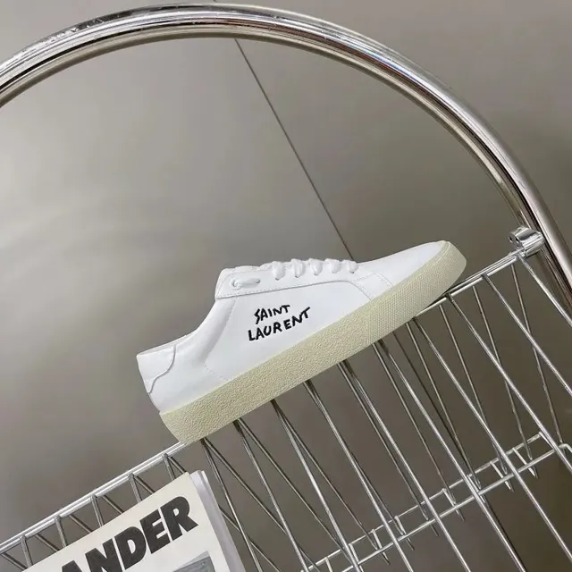 Saint Laurent SL/10 Signature Logo