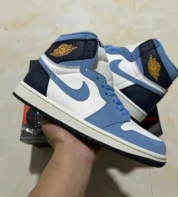 Air Jordan 1 High University Blue