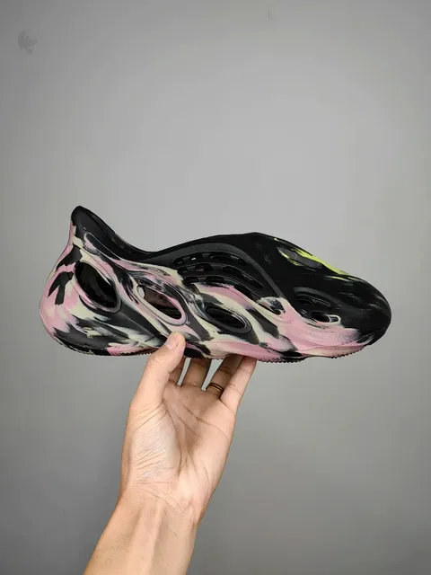 Yeezy Foam Runner Marble