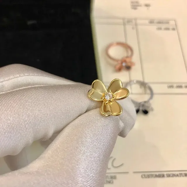 Van Cleef & Arpels Alhambra