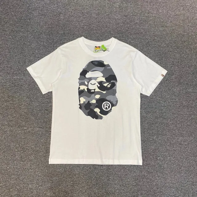 046白色