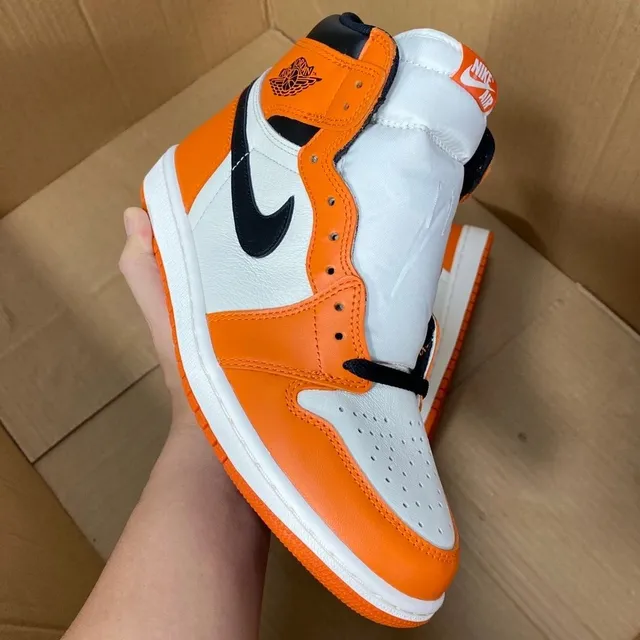 AJ1白扣碎