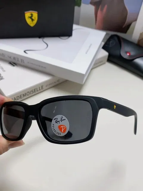 Ray-Ban Wayfarer Ferrari Edition