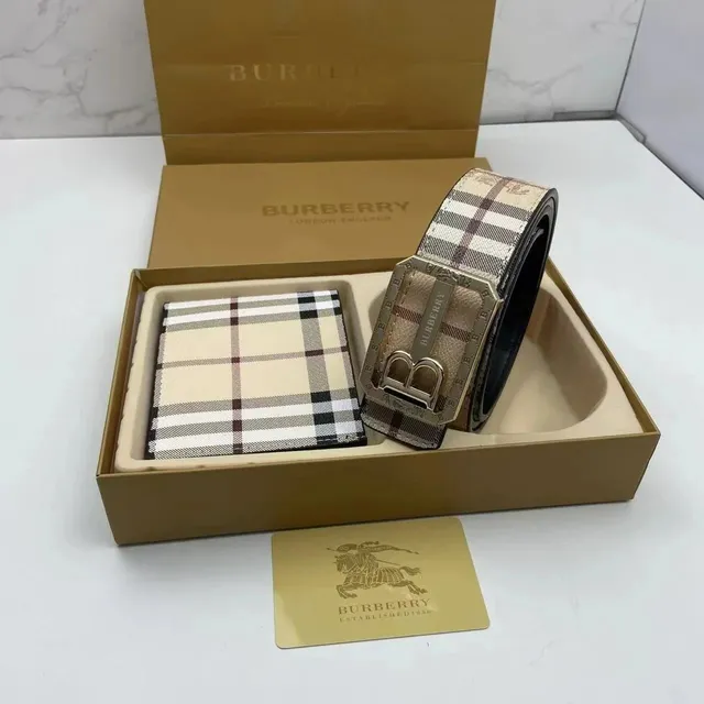 Burberry House Check Belt & Wallet Set Classic Vintage Check