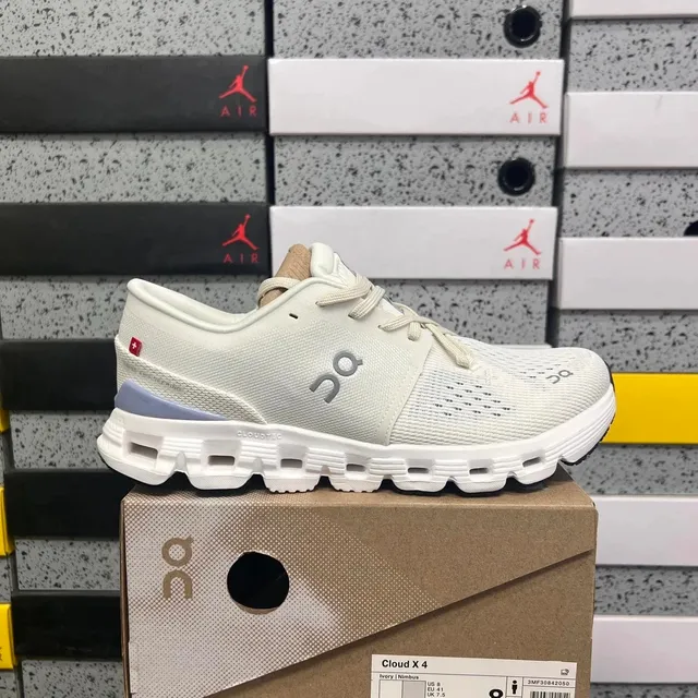 On Cloud X 4 Ivory | Nimbus