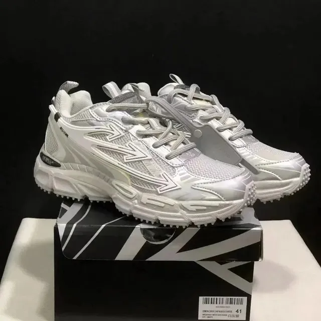 Nike Chunky Runner White Grey