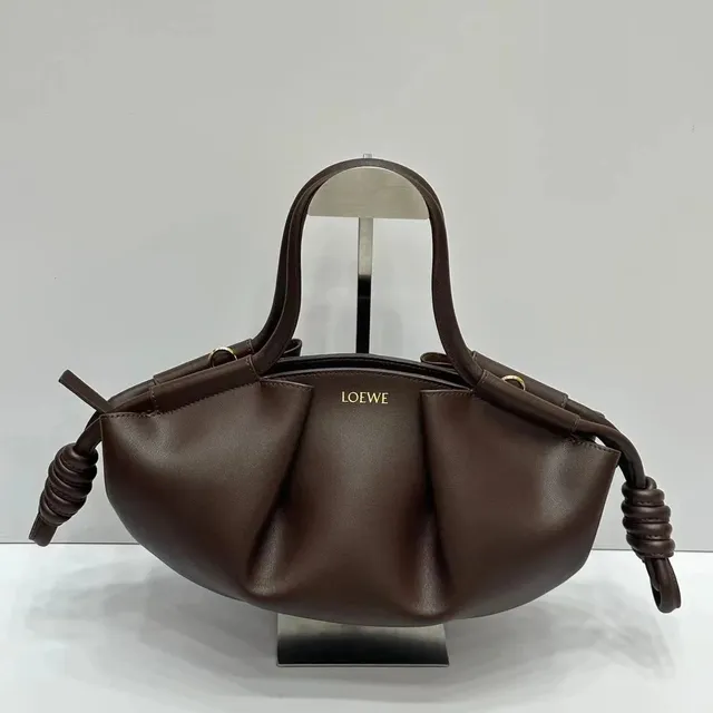 33×1 1×7cm