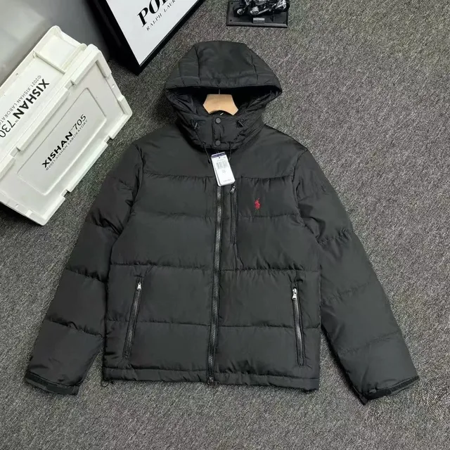 黑色羽绒棉服