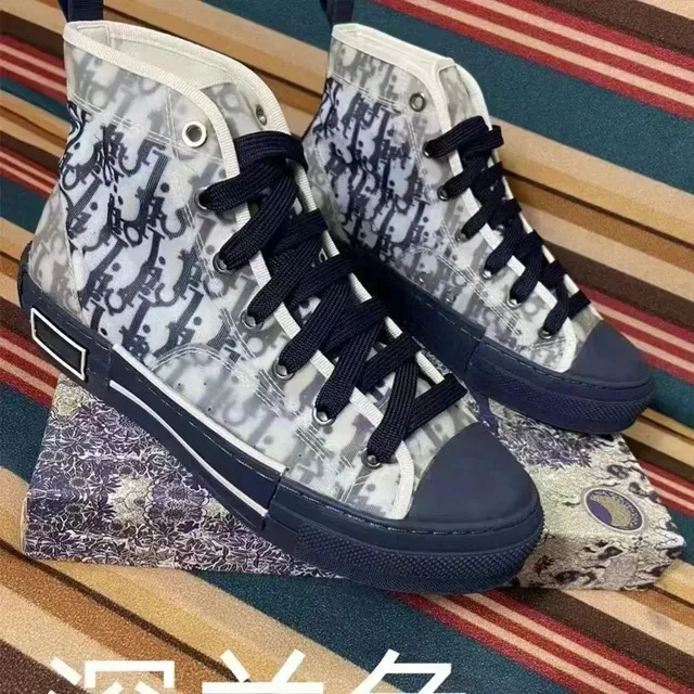 蓝色