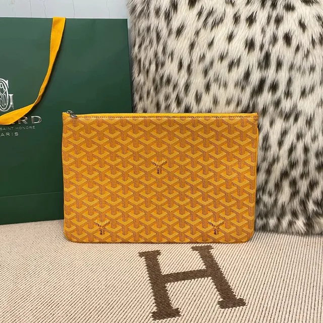 黄色