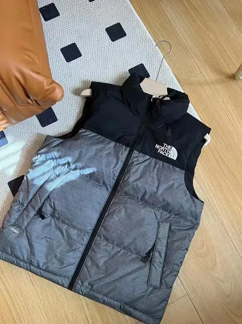 灰色
