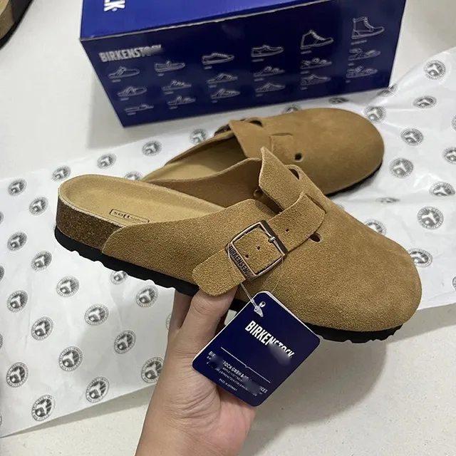 驼色单扣绒面