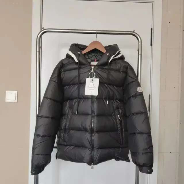 Moncler Down Jacket Classic Puffer