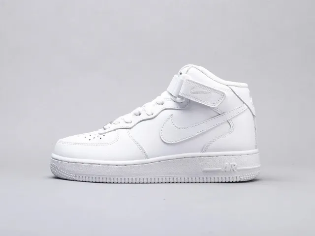 Nike Air Force 1 Mid Triple White