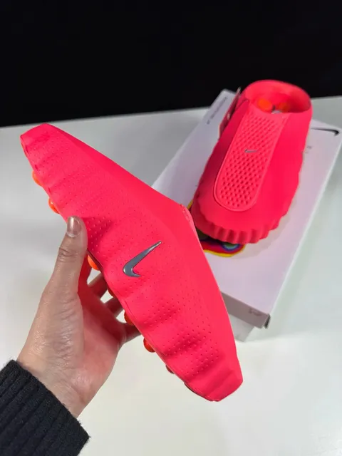 Nike Air VaporMax Neon Pink