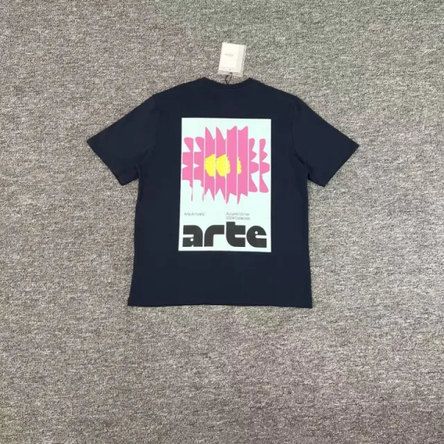 Arte Antwerp Graphic T-Shirt Floral Print
