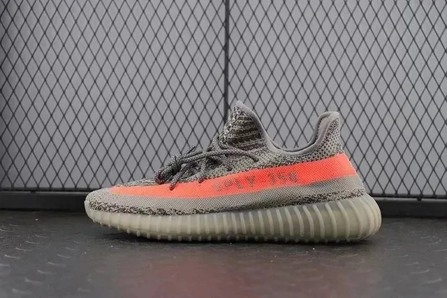 Yeezy Boost 350 V2 Zebra