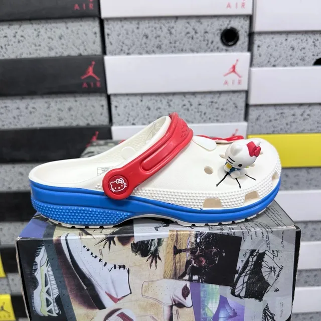 Crocs Classic Clog Hello Kitty