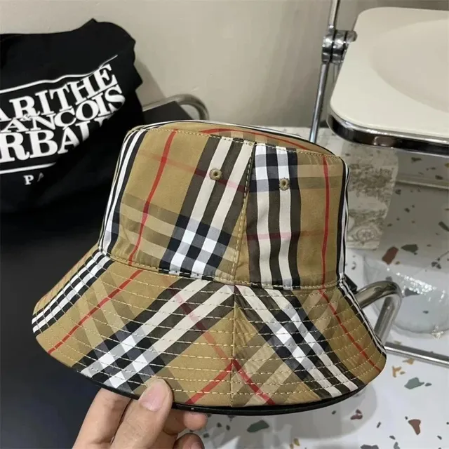 Burberry Bucket Hat Vintage Check