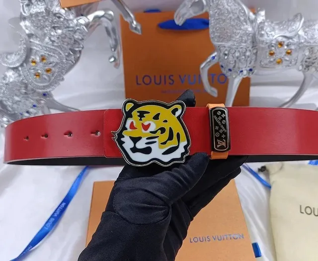 Louis Vuitton Tiger Belt Enamel Tiger Buckle