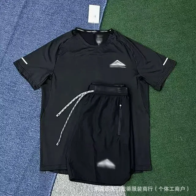 Triangle logo black set