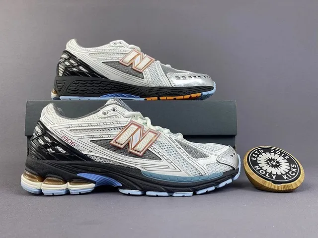 New Balance 1906R Holy Kicks