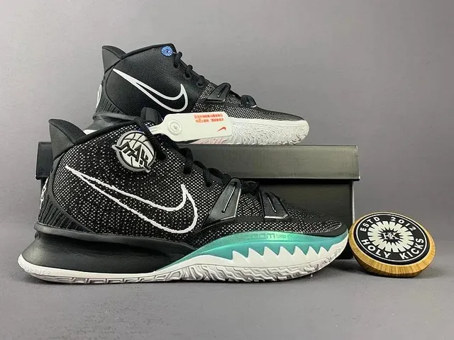 Air Jordan 1 Mid Travis Scott Reverse Mocha