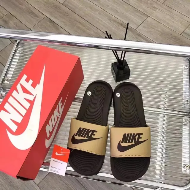 Nike Benassi JDI Beige/Black
