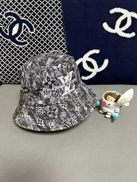 Louis Vuitton Bucket Hat Monogram Print