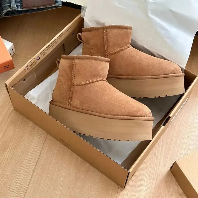UGG Mini Platform