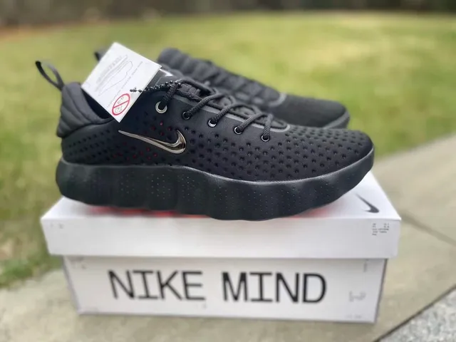 Nike Mind All Black