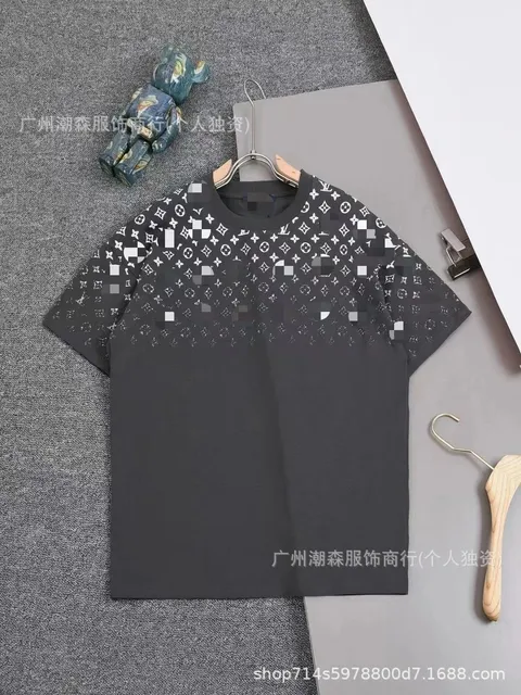 灰色