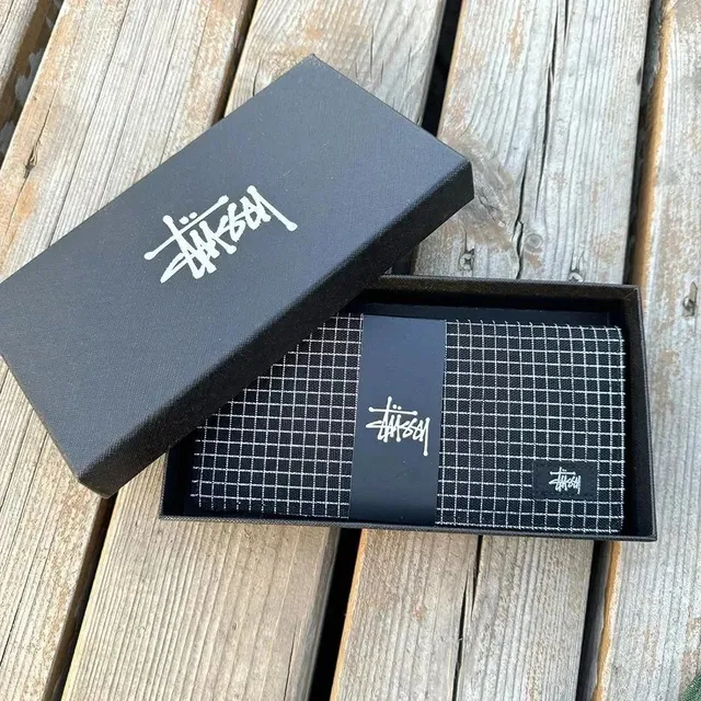 Stüssy Checkered Wallet Grid Pattern
