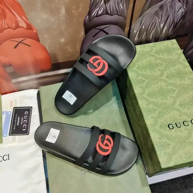 Gucci Slide Sandal GG Logo