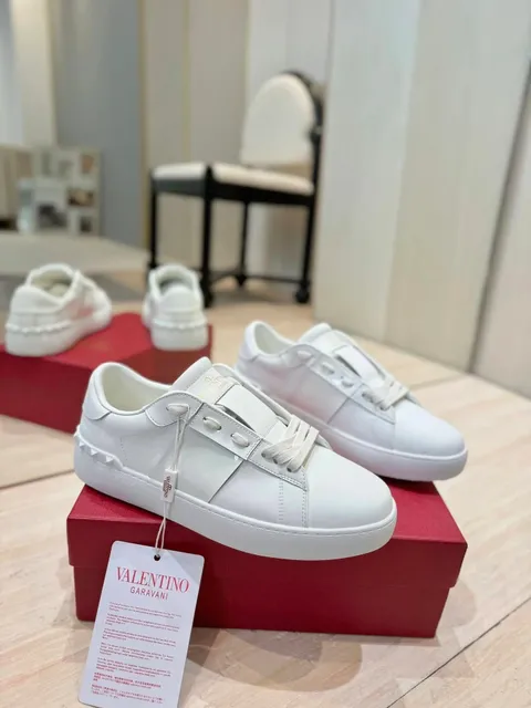 Valentino Rockstud Sneaker