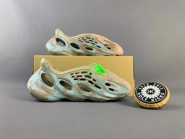 Yeezy Foam Runner Desert Sand
