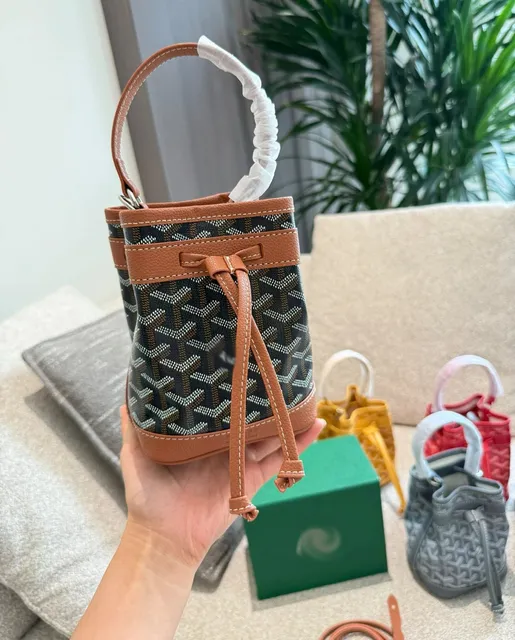 Goyard St. Louis Bucket Bag Classic Chevron Canvas
