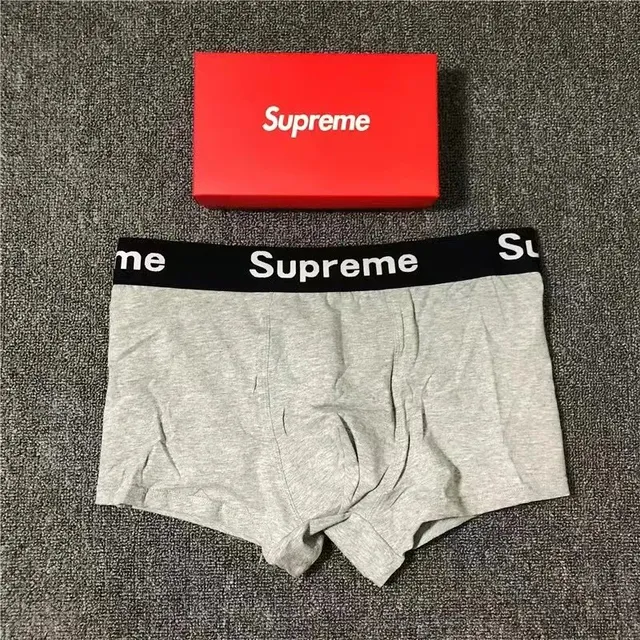 Supreme/4