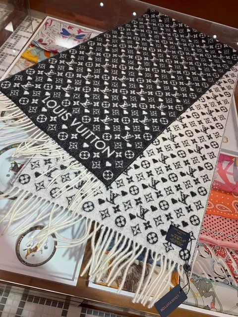 Louis Vuitton Monogram Shawl Reversible Logo Pattern