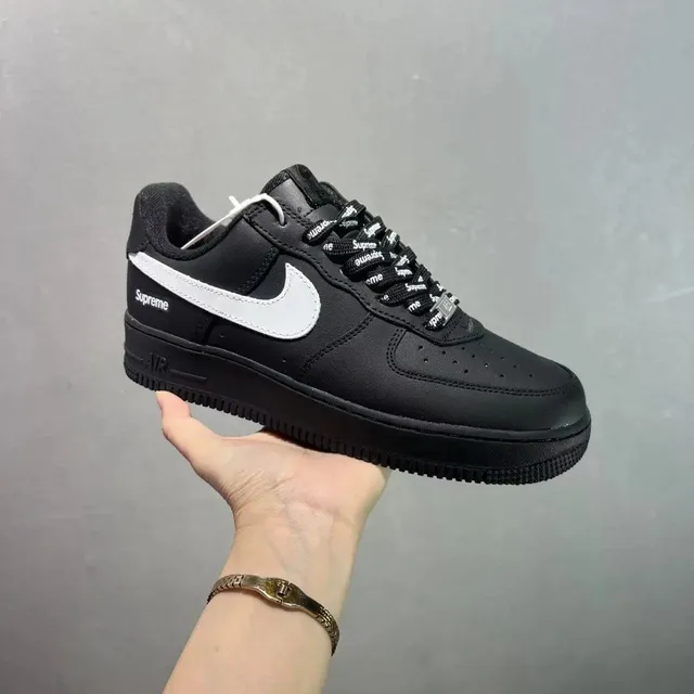 Nike Air Force 1 Low Supreme Logo