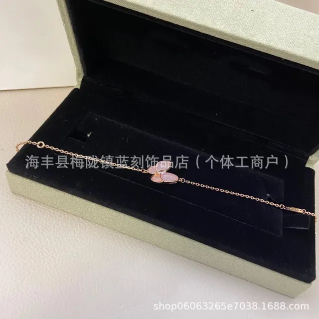 粉色蝴蝶手链