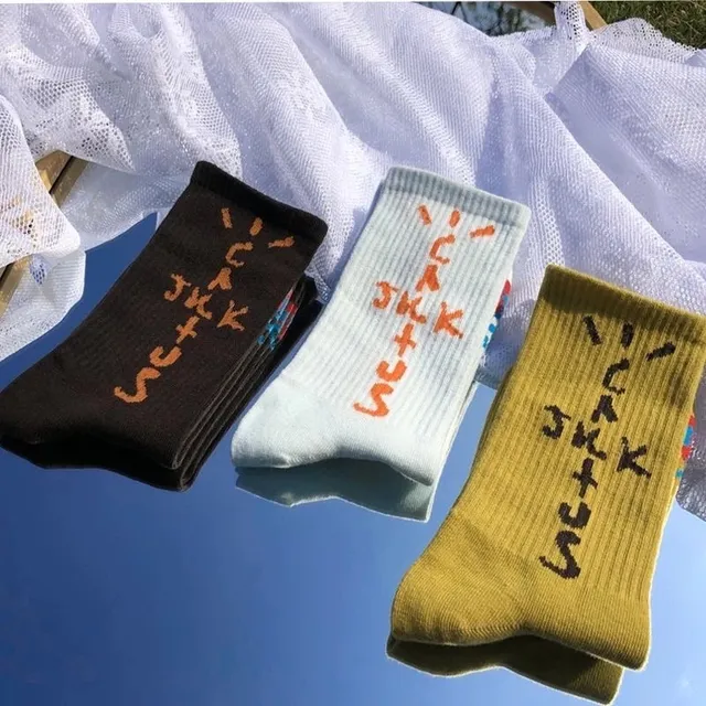 3个颜色各一双