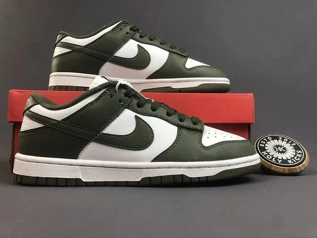 Nike Dunk Low Pine Green
