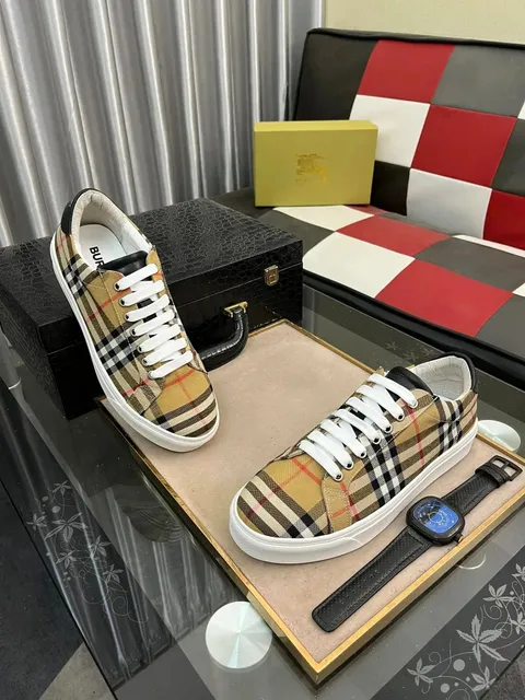 Burberry Low Top Sneaker Classic Check