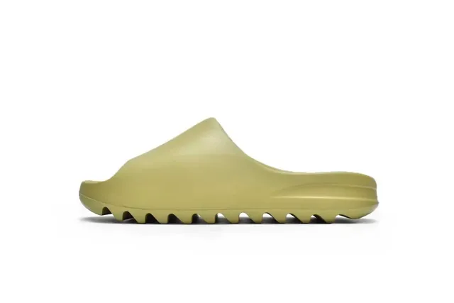 Yeezy Slide Earth