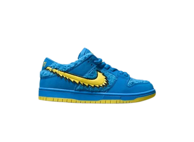 Nike × Travis Scott SB Dunk Low Reverse Swoosh