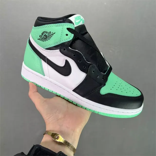 Air Jordan 1 High Lucky Green