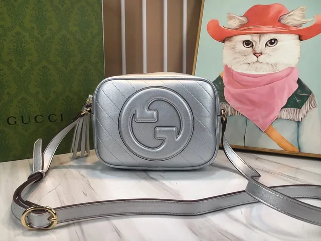 Gucci GG Marmont Camera Bag